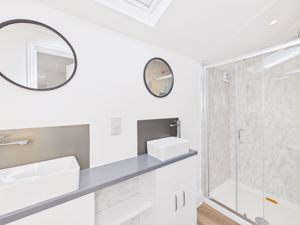 Ensuite- click for photo gallery